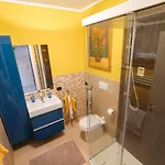 Full Of Colour Apartment Bellano