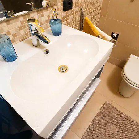 Full Of Colour 아파트