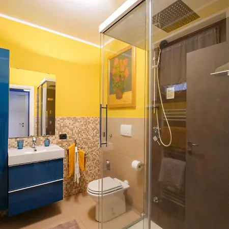 Full Of Colour בלאנו